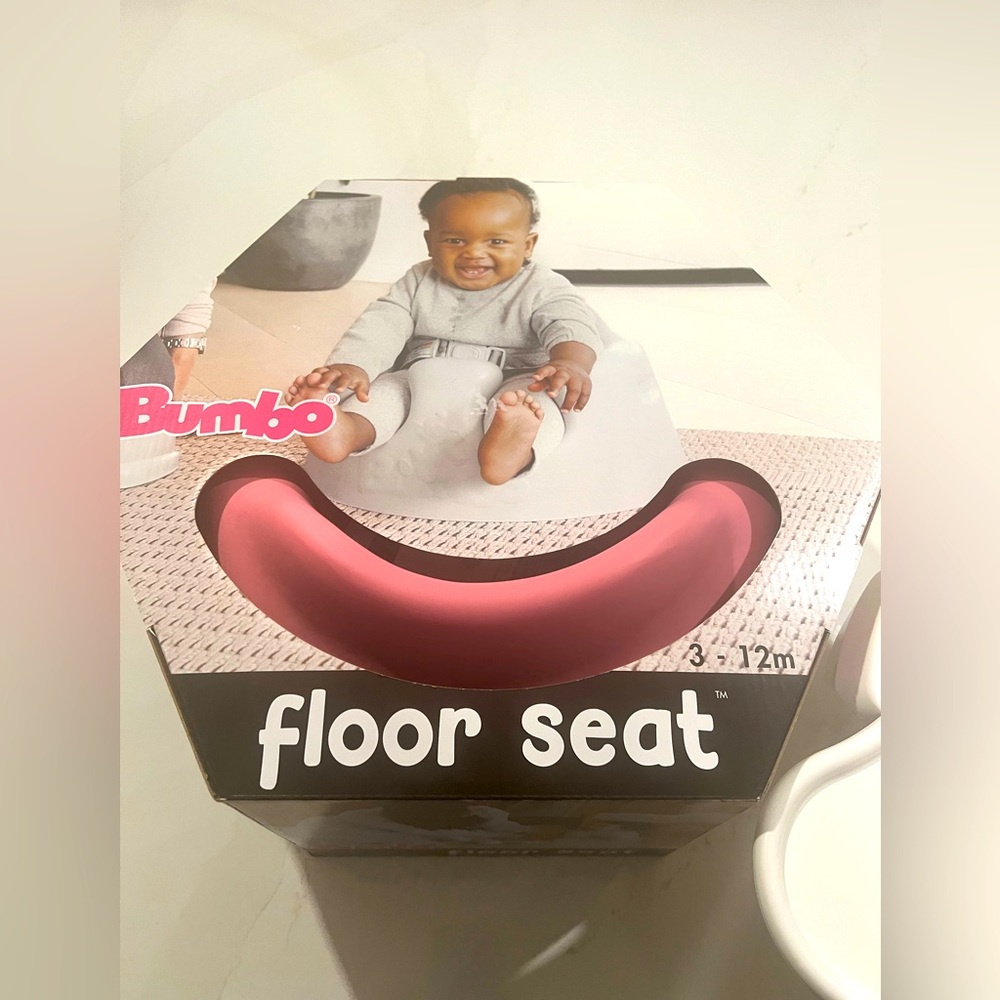 Brand new in box Bumbo Floor Seat with attachable try
